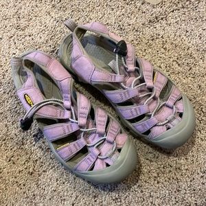 GUC Womens Keen Sandals 8.5 lavender